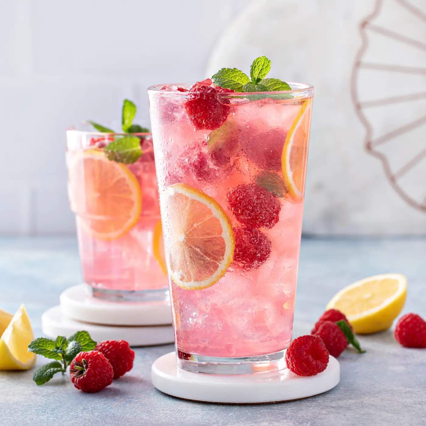 Ahududulu soğuk limonata